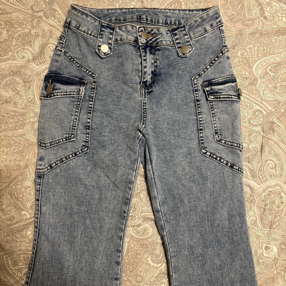 Stylish Light Wash Women's Jeans